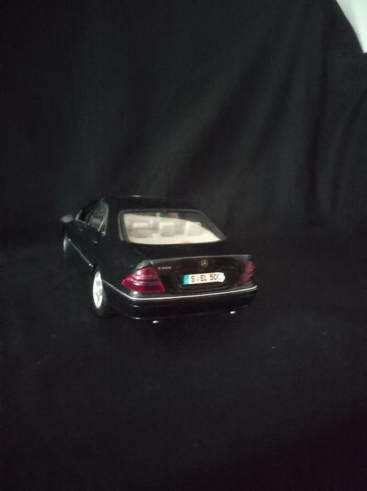 Miniatura escala 1:18 Mercedes Classe S