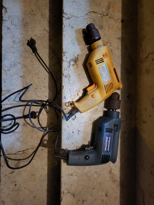 Dois berbequins baratos