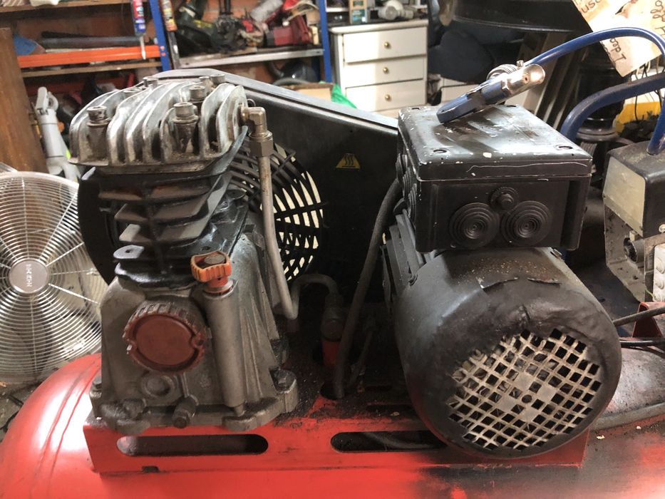 Compressor BlackDecker 100L