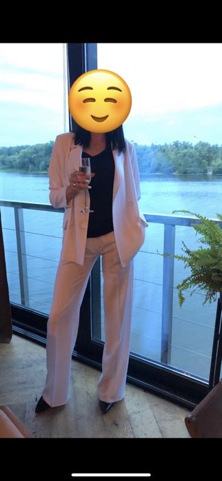 Белый брючный костюм на новый год, торжество , праздник , корпоратив