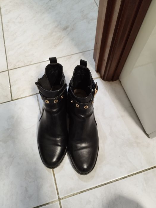 Botins pretos de senhora