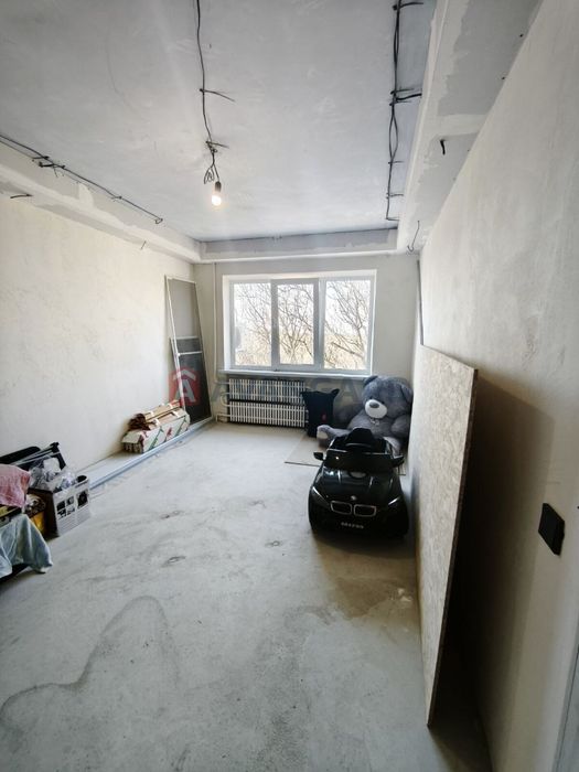 Продам 2 кімнатну квартиру під ремонт