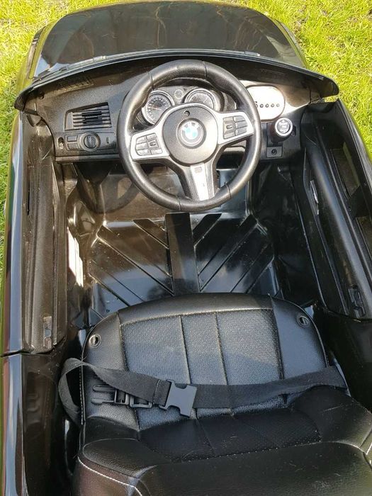 Продам електромобіль дитячий Bambi Racer на радіокеруванні BMW 6gt