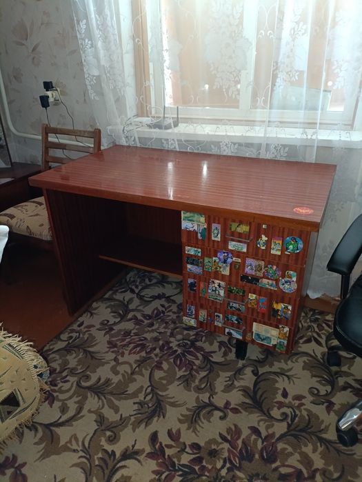 Продам письмовий стіл комод