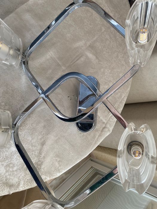 Candeeiro de teto em cor prata e vidro 58 cm.