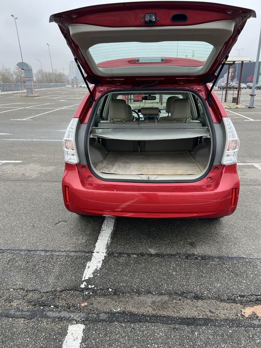 Аренда авто/такси TOYOTA PRIUS V ЗАХ В КОМФОРТ ГАЗ 6 л.расход