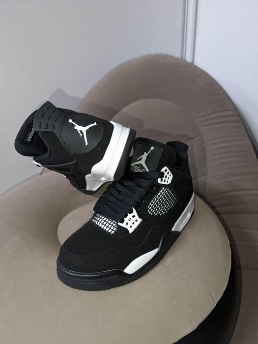 Jordan 4 White Thunder