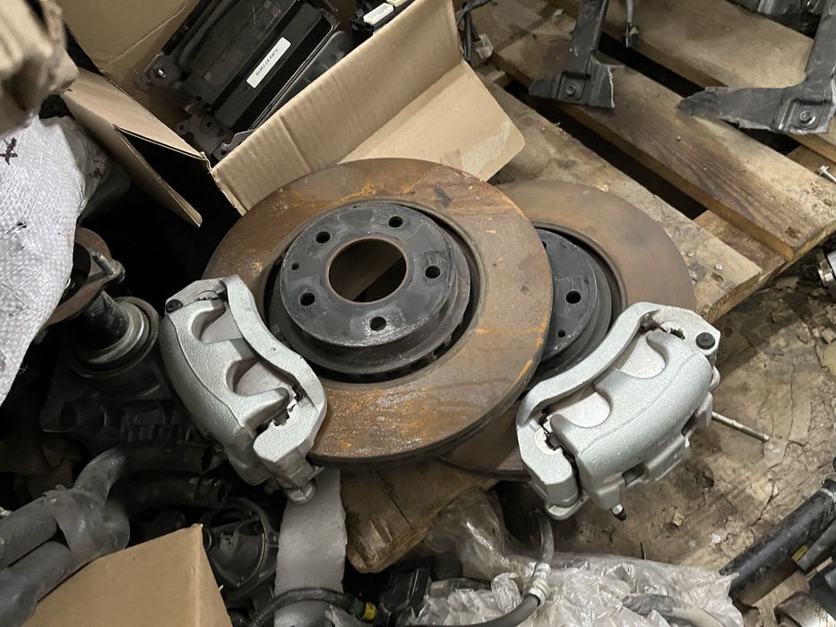 Продам тормоза турбовые передние дво поршневые Мазда сх5 сх9 м6 м3