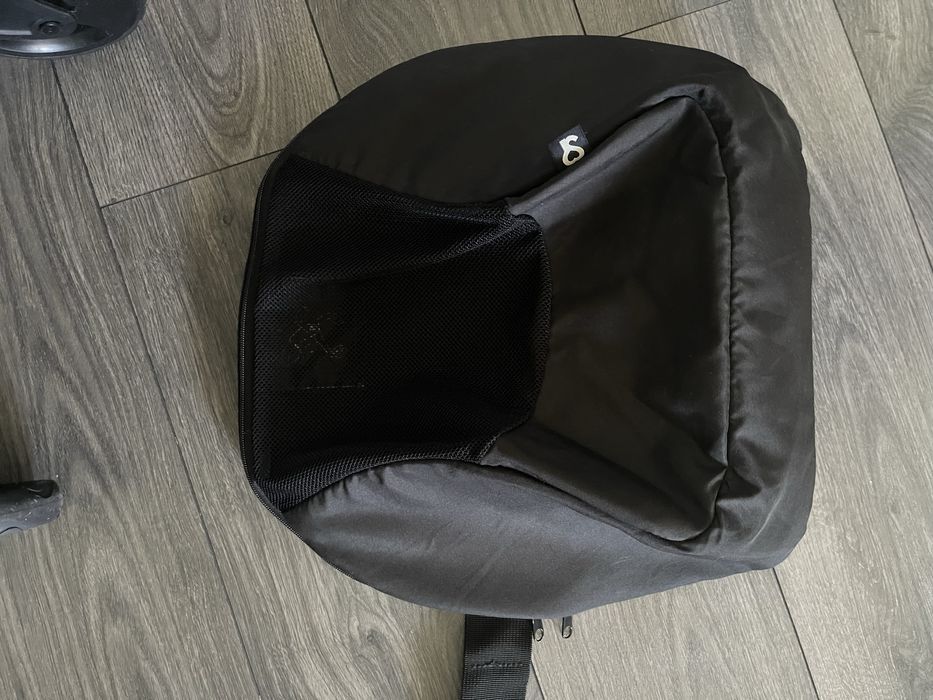 Атокрісло Doona + база