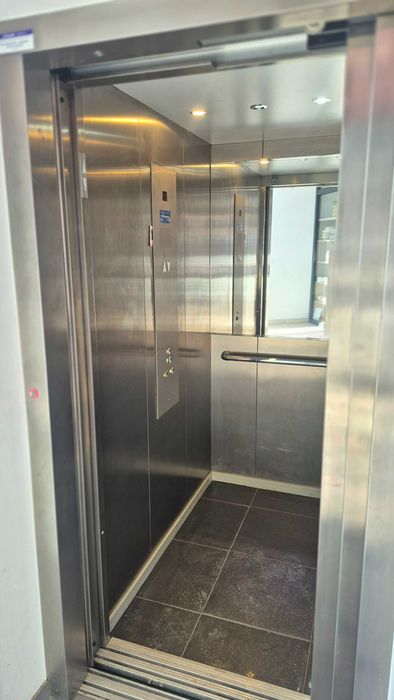 Biuro 35m2,nowy biurowiec vis a vis SKM SULEJÓWEK MIŁOSNA,parking