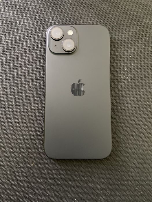 Продам Iphone 15 256
