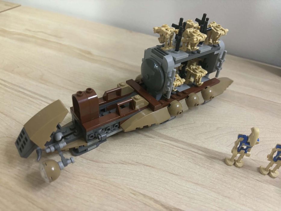 Lego star wars 7929 droid carrier