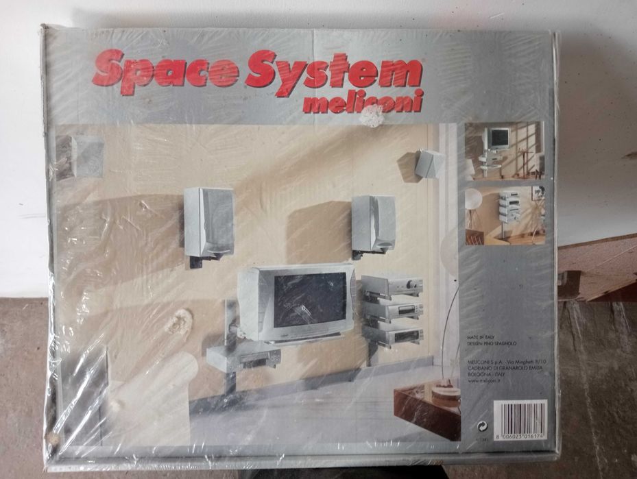 Продам настінне кріплення для теле відео апаратури.