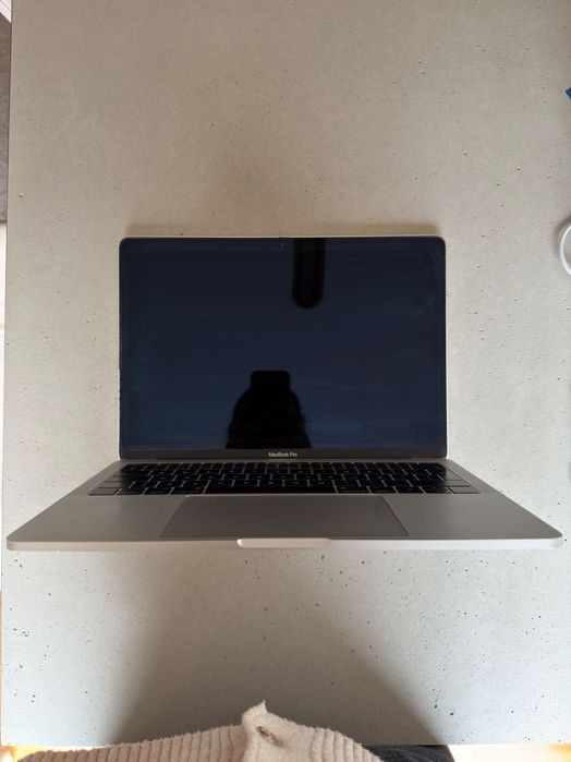 Apple MacBook Pro 13.3” (2017) – Ótimo estado