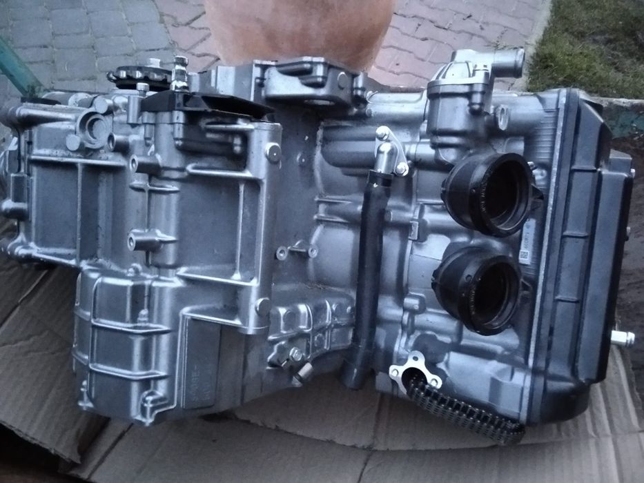 Honda crf 1000 silnik na części