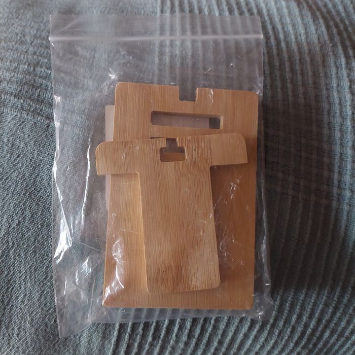 Suporte de telemóvel em bambu