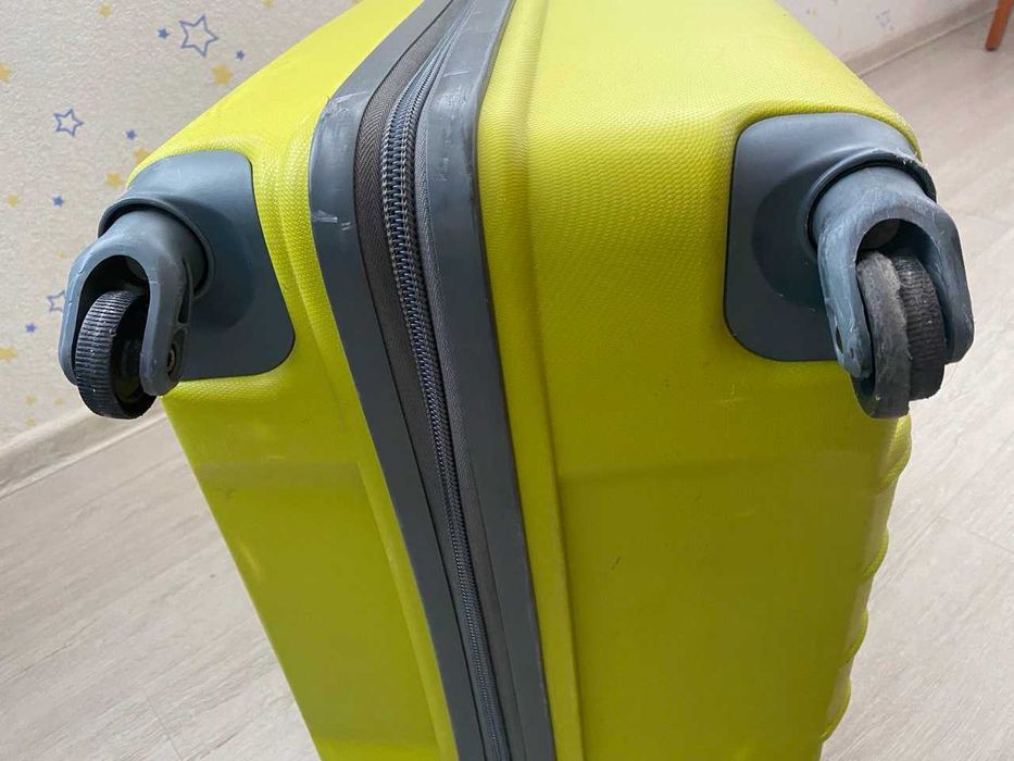 Чемодан, валіза б/у