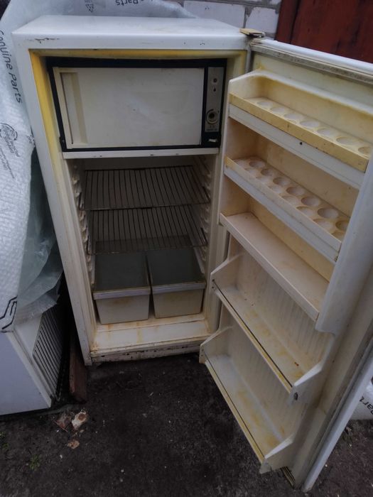Продам Холодильник SNAIGE