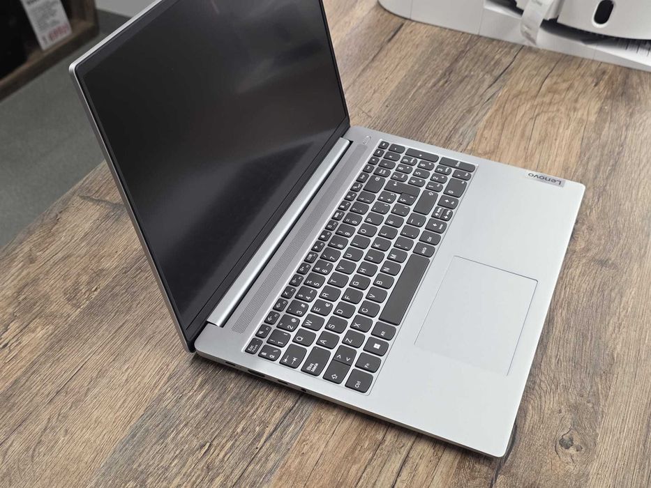 Laptop Lenovo IdeaPad Slim 5 16IRL8 i7-13620H/16GB/1024GB/WIN11 stan db gwarancja