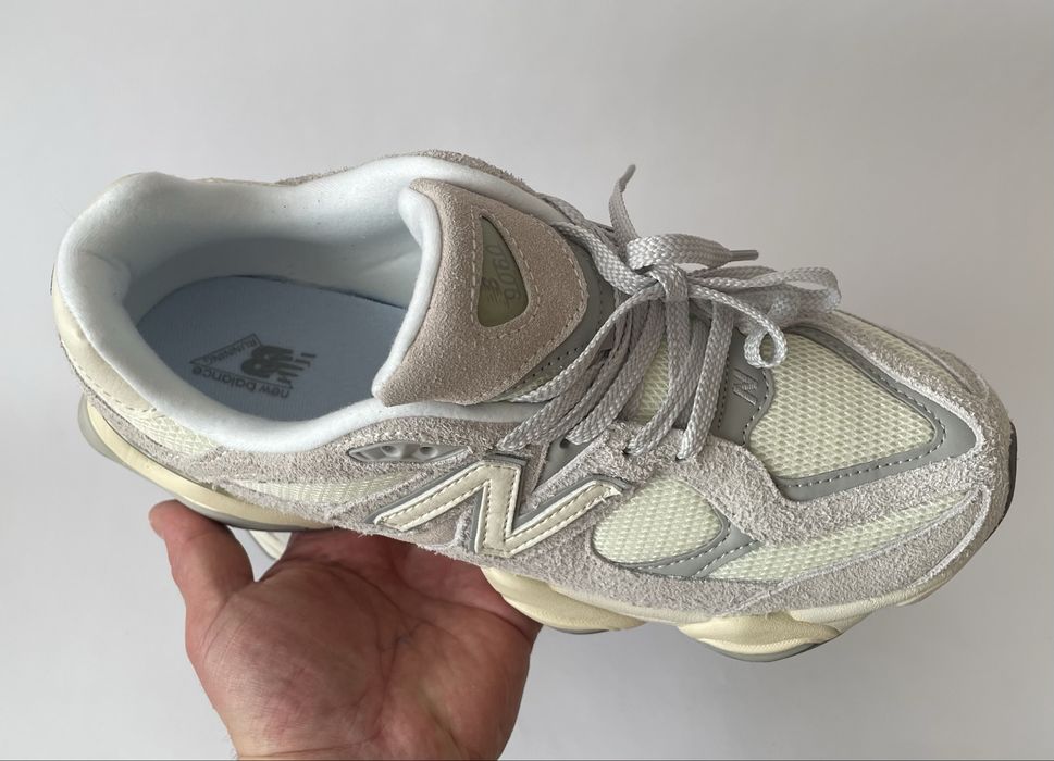 New Balance 9060 Light Grey 40-45 у наявності.