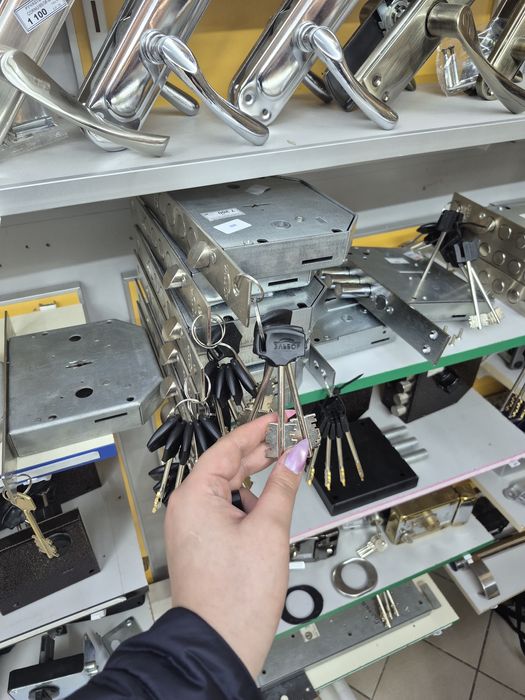 Аварійне відкриття замків 24/7 | Двері, Авто, Сейфи