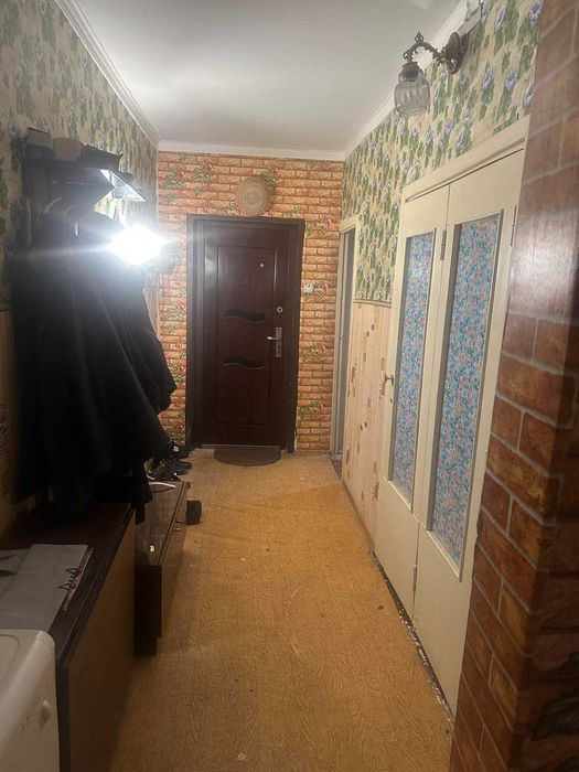 Продам 3 х комнатную квартиру расположенную на 2 этаже