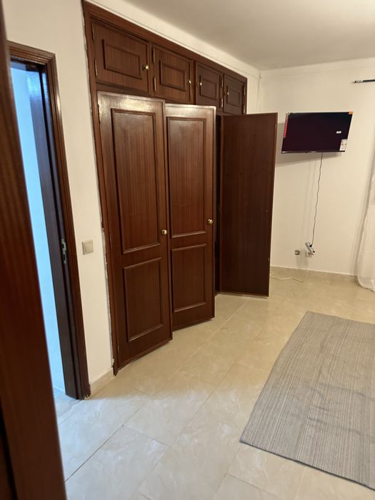 Moradia T5 para arrendamento