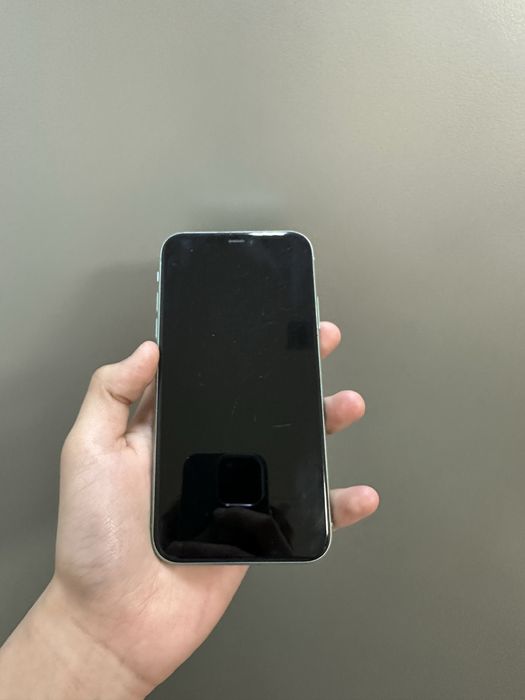 Продам Айфон 11 128