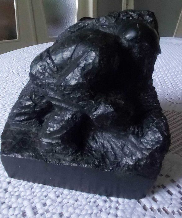 Rzeźba górnika w węglu