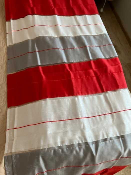 Zasłony w pasy 3-kolorowe na przelotkach (czerwony-szary-bialy)