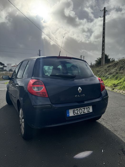 Renault Clio 1.1 75cv – 2007 – 5 portas. Preço Negociável