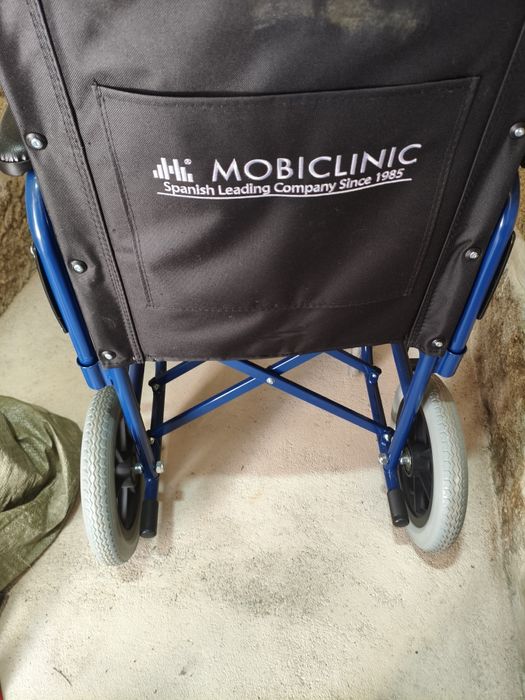 Cadeira de Rodas de Transporte Mobiclinic Maestranza – Como Nova (1 Uso)