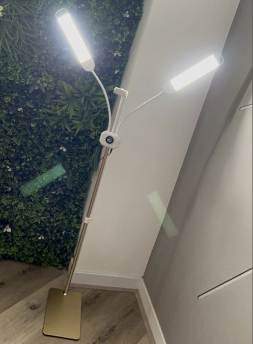Candeeiro LED Profissional Estética / Pestanas / Limpeza de Pele – Como Novo