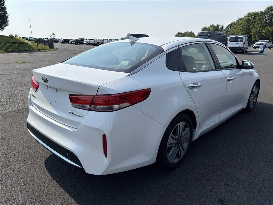 Kia Optima Hybrid      2017
