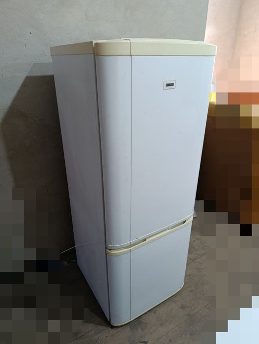 Холодильник Zanussi в нормальному стані