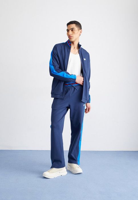 Spodnie dresowe granatowe New Balance L