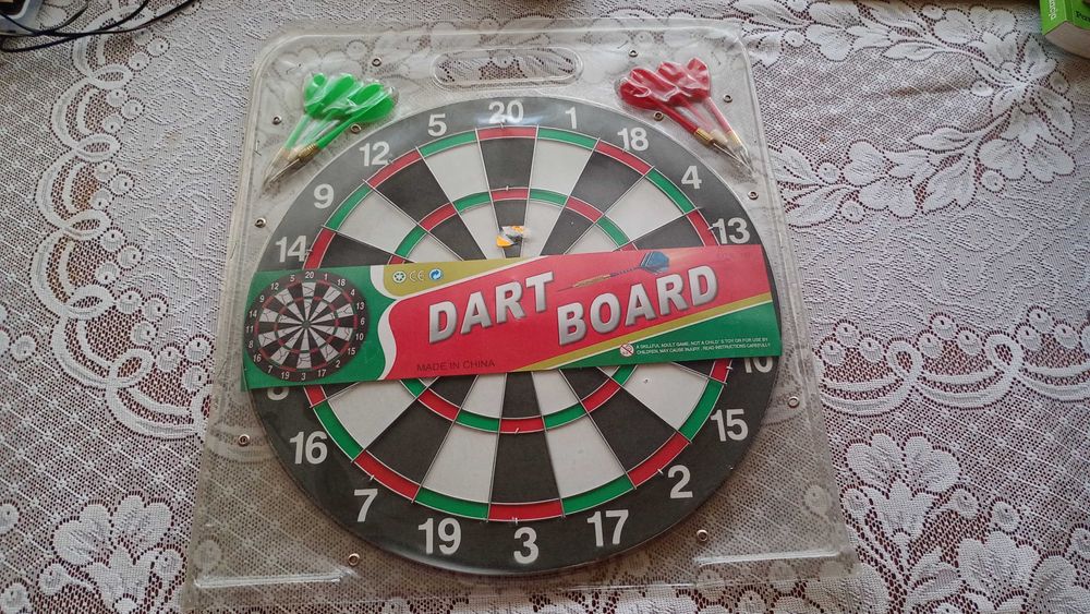 Tarcza z rzutkami JAK NOWA!!!