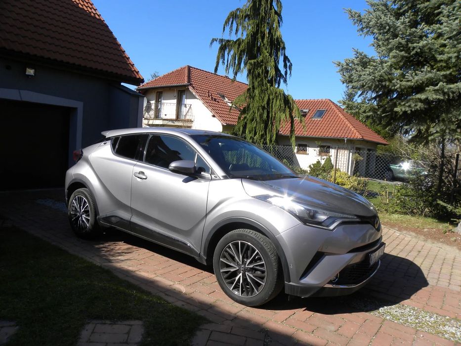 Toyota C-HR bezwypadkowa udokumentowany przebieg zadbana bogata wersja
