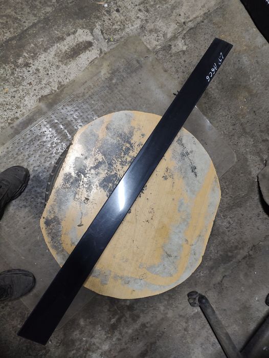 Listwy dolne drzwi Audi A6 C6 avant tył