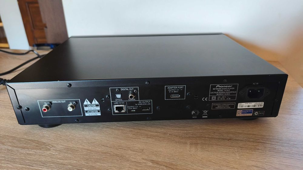 odtwarzacz sieciowy streamer Pioneer N-30 wraz z modułem Bluetooth AS-BT200