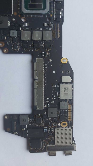Материнська плата для MacBook Pro A1708 i5 2.3GHz 8GB на запчастини.
