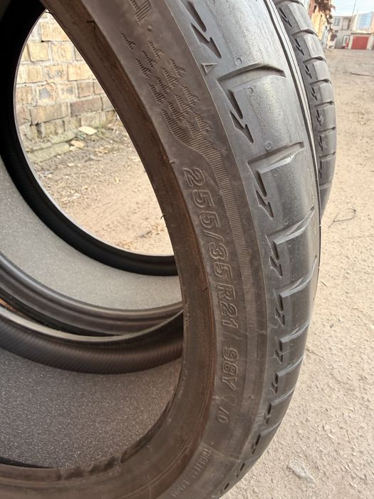 Bridgestone 255/35r21