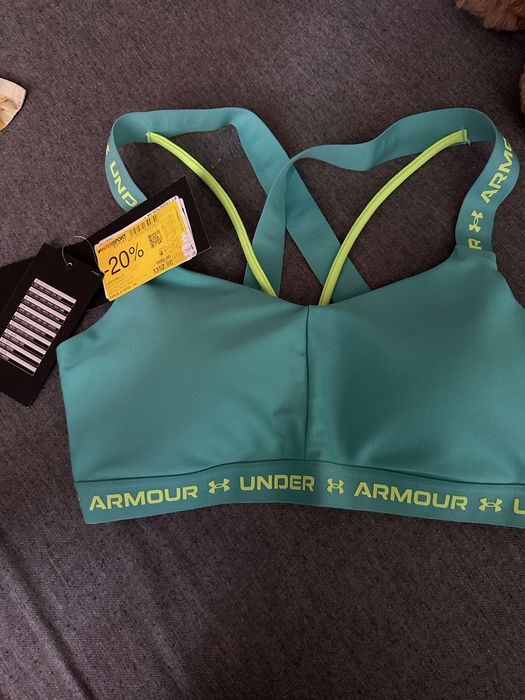 Спортивний топ under armour новий