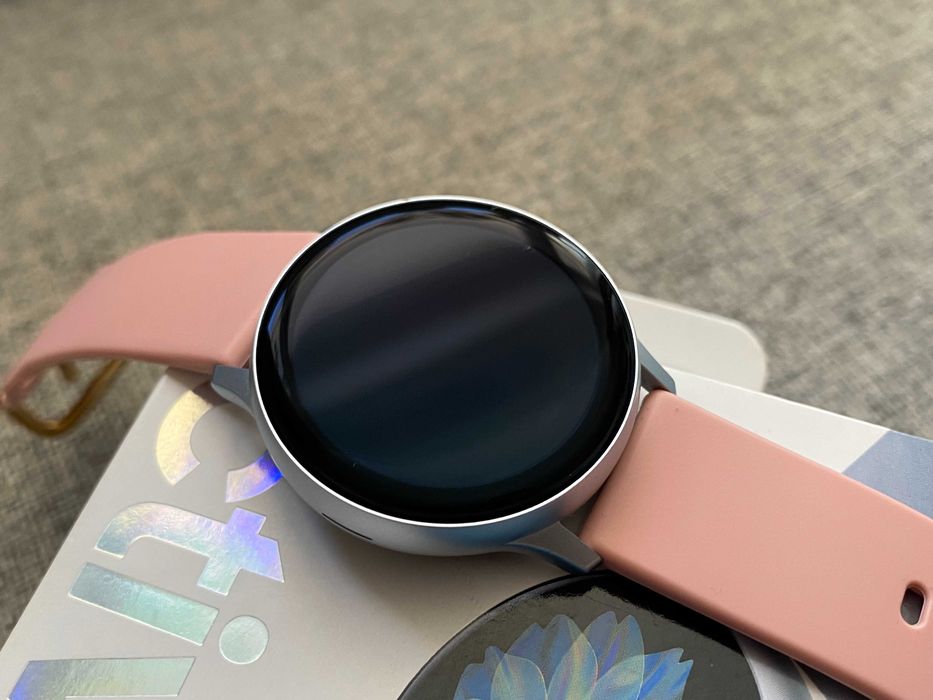 Samsung Galaxy Watch 2 - Stan IDEALNY! + ładowarka + paski GRATIS