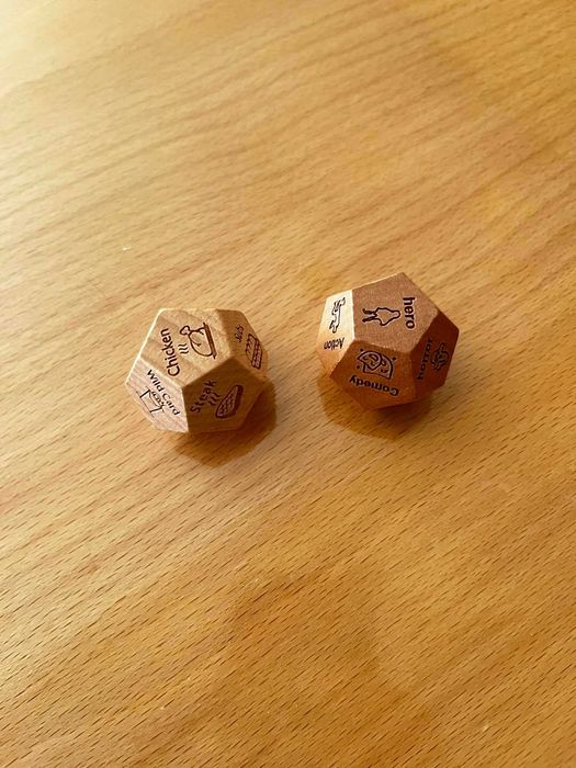 Dados de Madeira – Decidir Comida e Filmes – Novos