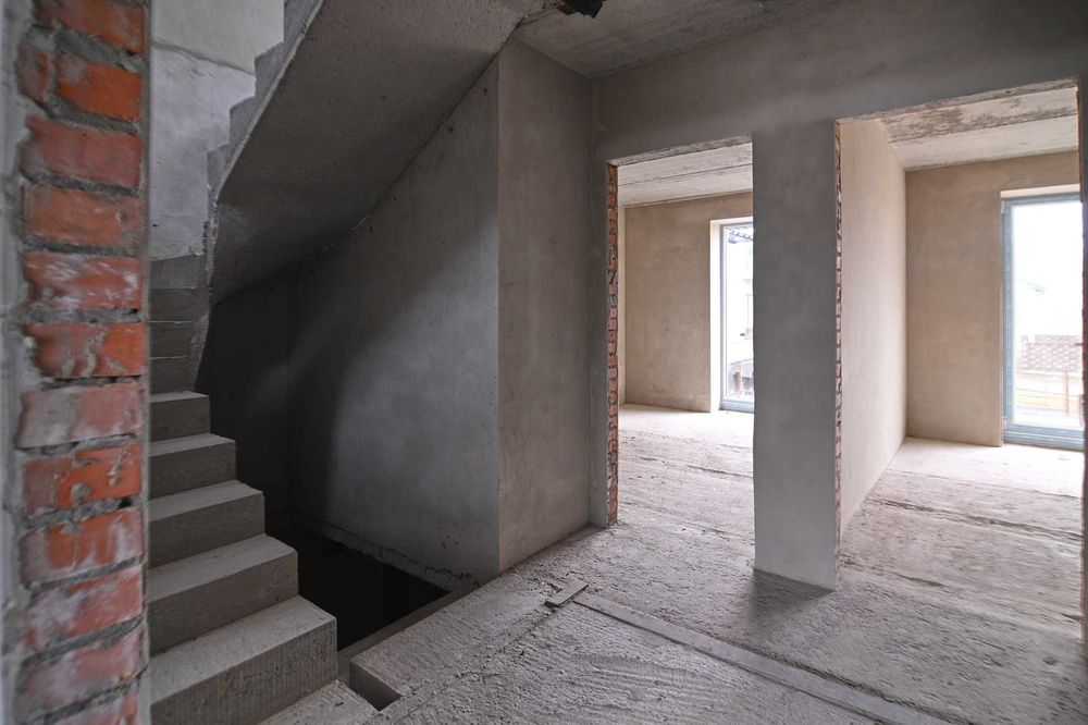 Продаж таунхаусу з ділянкою в 1 соту, 196 кв. м, 3 кімнати, по вул. Бузкова