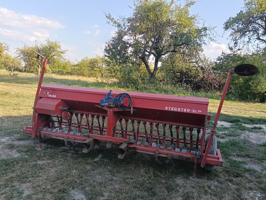 Зернова механічна сівалка