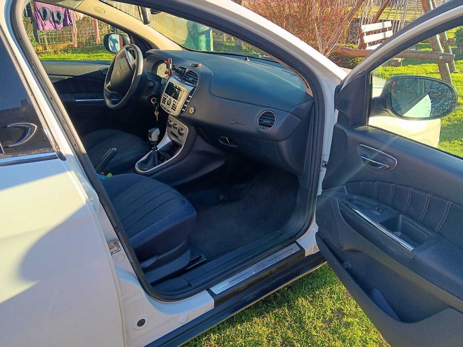 Lancia Delta 1,4 2008r. 120km