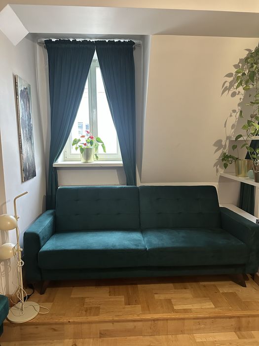 Zestaw welurowy - rozkladana sofa+2 pufy+3 pary zasłon