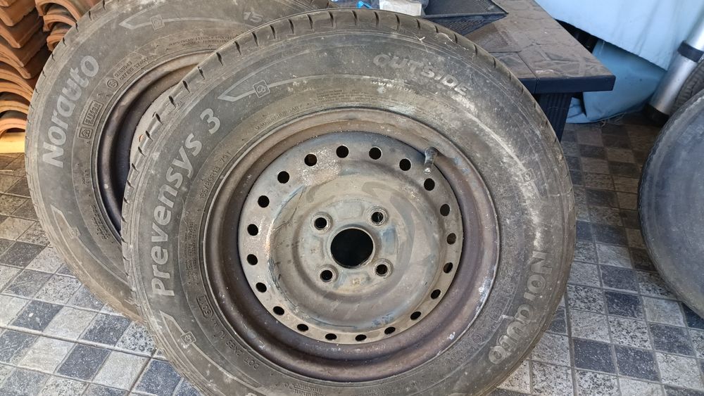 2  pneus Norauto 155-80-13 como novos